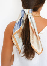 Load image into Gallery viewer, Bermeo Scarf - Rose Bow
