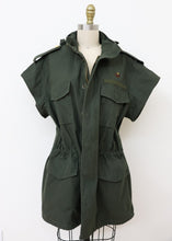 Load image into Gallery viewer, Reborn Barn Jacket SS - Green/Red Floral
