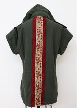 Load image into Gallery viewer, Reborn Barn Jacket SS - Green/Red Floral
