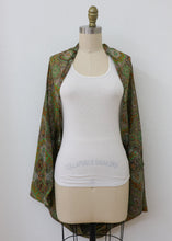 Load image into Gallery viewer, Kanzai Shawl - Green
