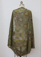 Load image into Gallery viewer, Kanzai Shawl - Green
